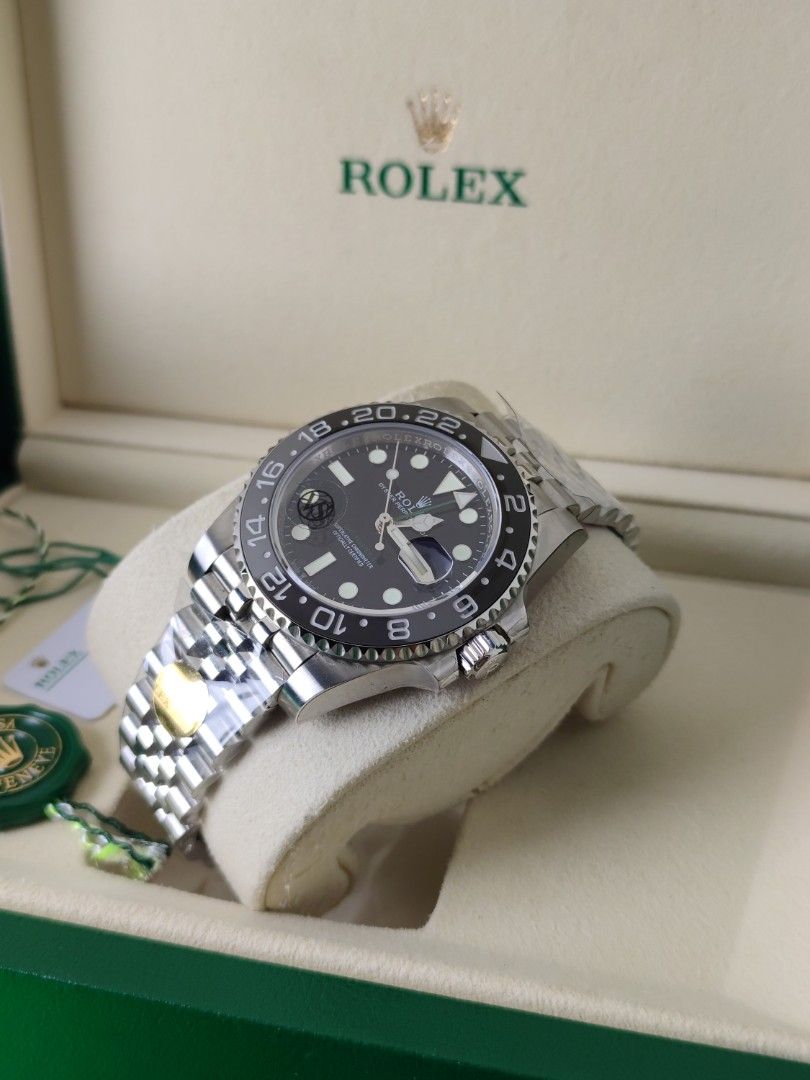 GMT Bruce W@yne - Supacee (Category: Luxury Watches) located in Paranaque City. Submitted by watch_collections_22 (Listing ID 1464611876, Image 3). Description: Price for @ttention only. PM for details and exact price ‼️ Supacee, wanis to wan.
