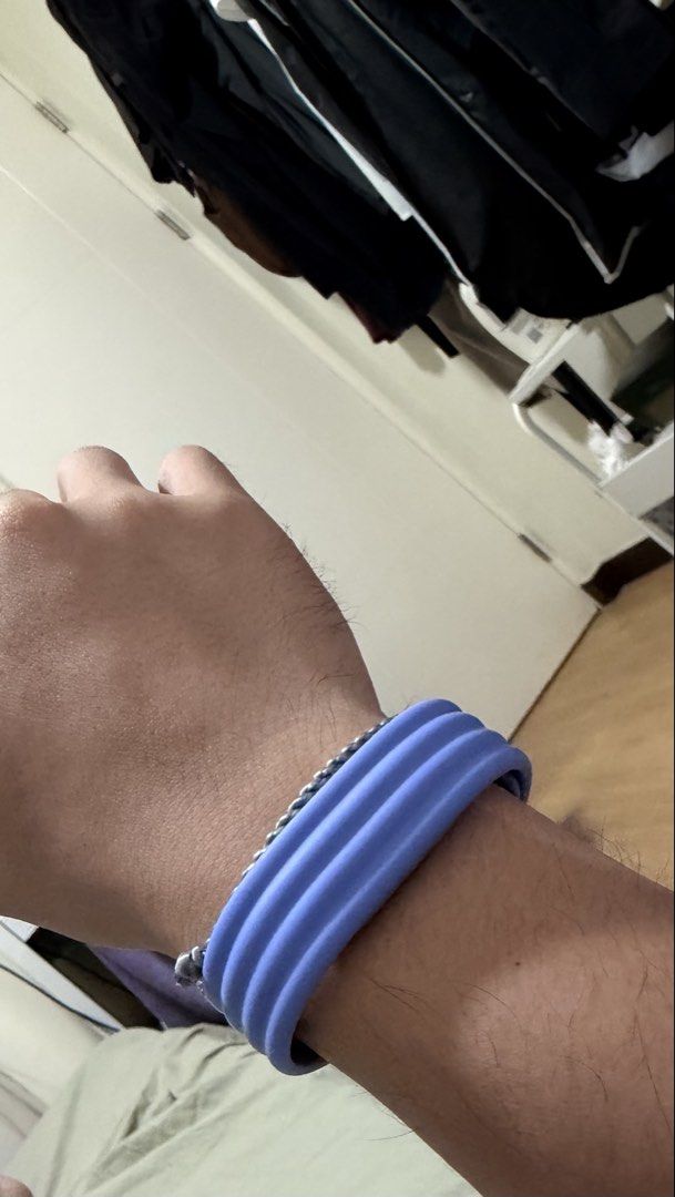 Google Fitbit Air Active Band - Large (Category: Wearables & Smart Watches) located in Pasig City. Submitted by bagaholic84 (Listing ID 1464581039, Image 2). Description: - Google Pixel Watch band - Large size - Ribbed style.