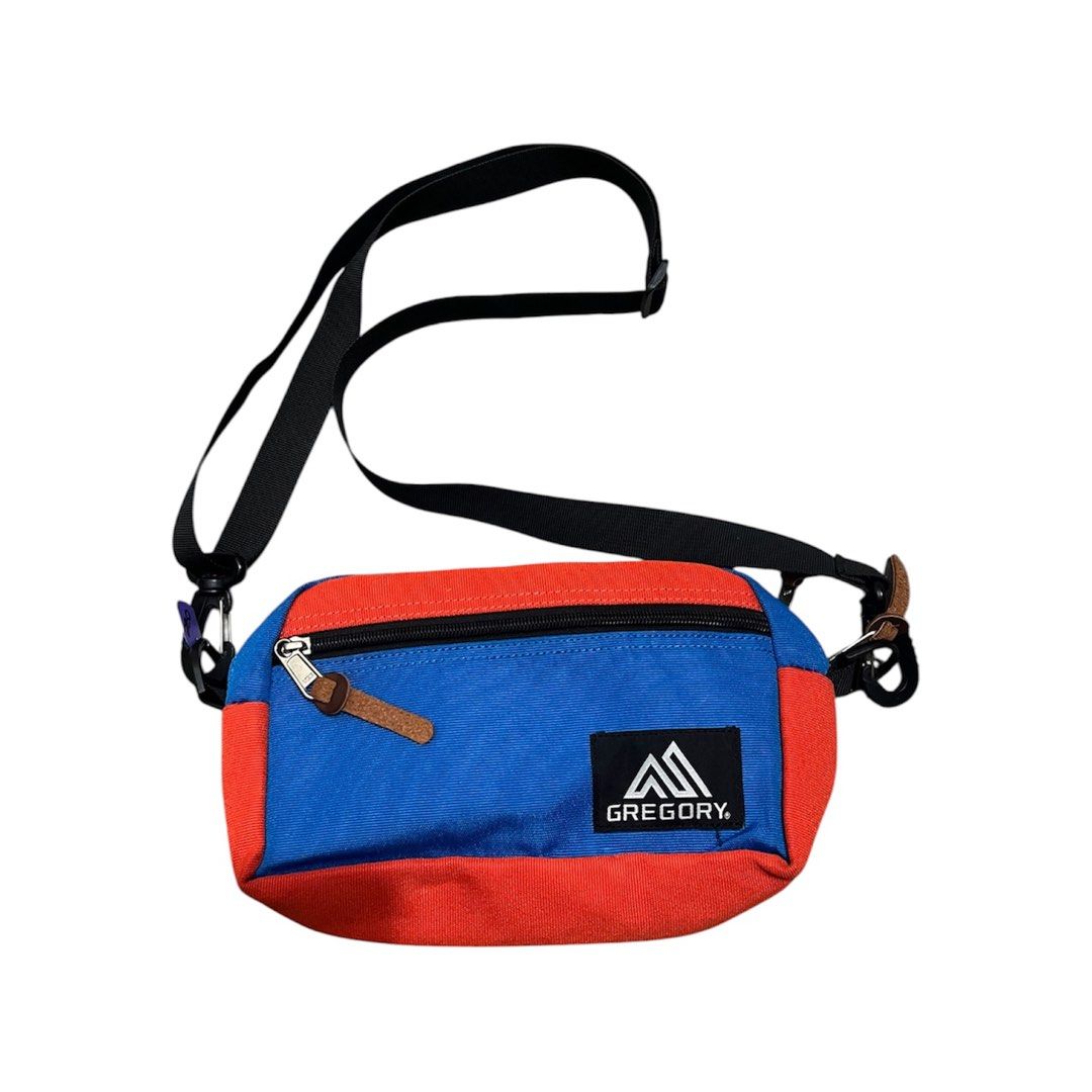 Gregory Padded Shoulder Pouch (Category: Belt bags, Clutches and Pouches) located in Cadiz. Submitted by balatik_outdoor7thrift (Listing ID 1464725932, Image 1). Description: Gregory Padded Shoulder Pouch As New Condition Size S on Tag (Width-10.5), (Length-6.5) 10/10 Color Rate Issue/s:None Negros Occidental📍 Shipping via J&T🚚.