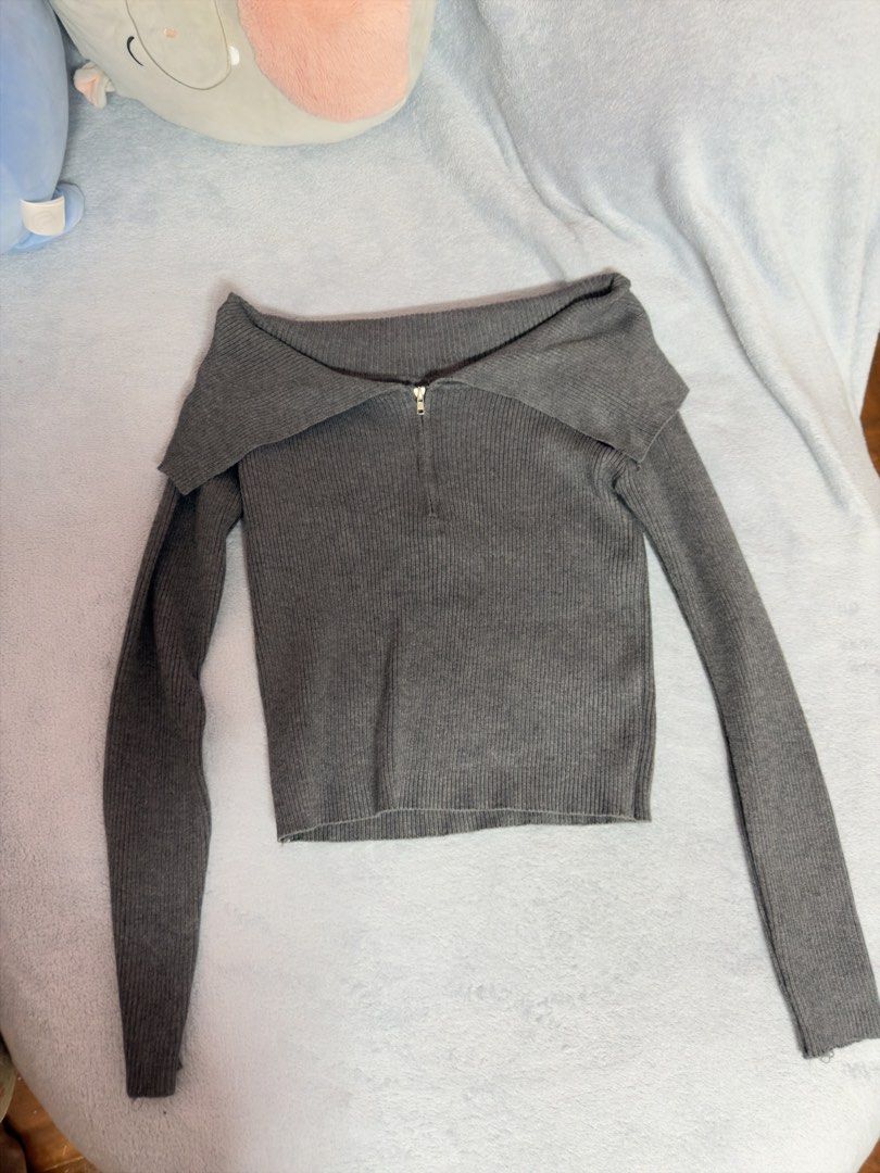 Grey ribbed off-shoulder top (Category: Longsleeves) located in Antipolo. Submitted by hiekeyana (Listing ID 1464748812, Image 1). Description: .