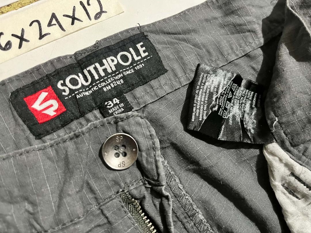 (SOLD) Grey Southpole cargo shorts (Category: Shorts) located in Rizal. Submitted by jhaydurden (Listing ID 1464619526, Image 3). Description: waist: 36 legnth: 24 leg op: 12 check my other listings for more items All Items are either off/authentic All items are either preloved/thrifted All issues are included in the picture Manage your expectations no cod, payment first only ship via j&t/lalamove/can do meet if near (dm for more questions).