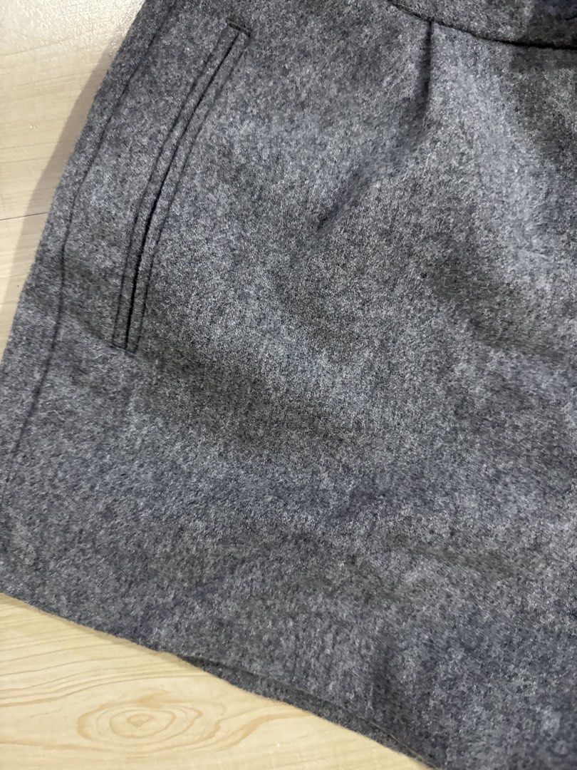 Grey Trouser Shorts (Category: Shorts) located in Rizal. Submitted by suuhhhbrinuh (Listing ID 1464705243, Image 2). Description: size 25-27 tiny shorts tried it on lang never used super high quality, may inner lining pa!.