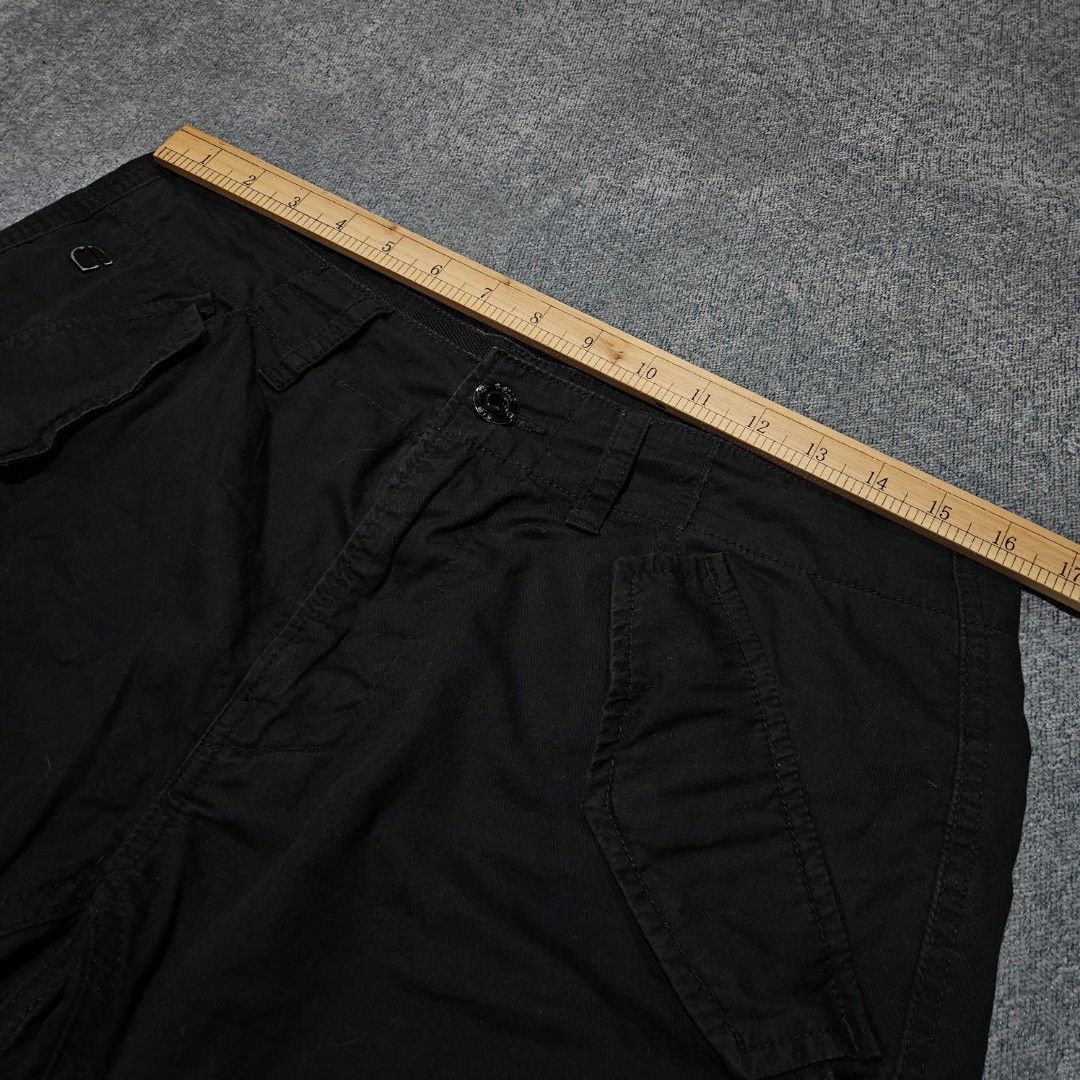 G-star rovic cargo pants (Category: Trousers) located in Baguio. Submitted by fadexquisite (Listing ID 1464696511, Image 3). Description: G-star rovic cargo pants Size 32x32 on tag Waist 32inch Length 39inch Rise 12inch Inseam 27inch Leg opening 5inch Excellent condition 700 plus ship fee.