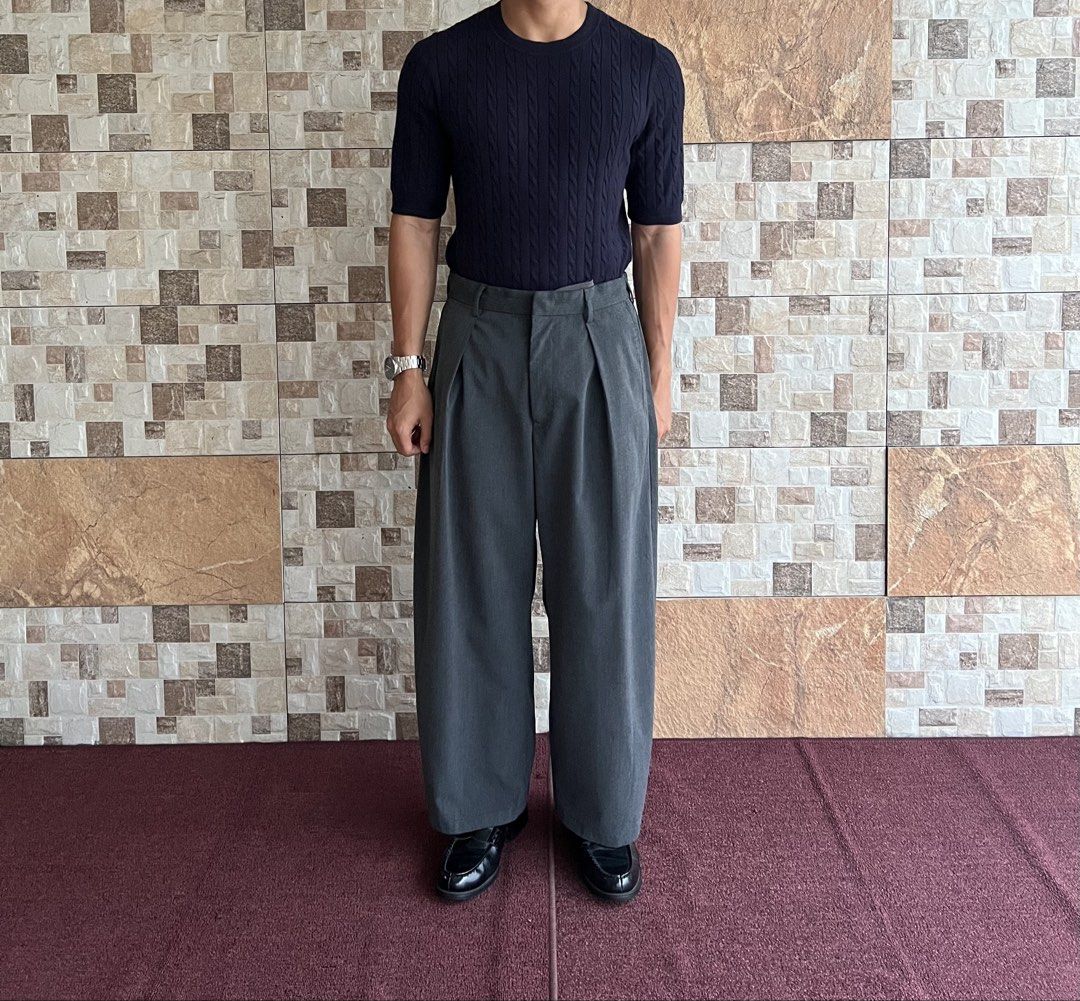 GU - SINGLE PLEATED BARREL FIT TROUSER (Category: Trousers) located in Bacolod City. Submitted by timelessbyjosh (Listing ID 1462790754, Image 1). Description: BEST FOR CASUAL & FORMAL OUTFITS SIZE : MEDIUM ACTUAL COLOR : GREY COLOR RATE : 10 OUT OF 10 CONDITION : NEAR NEW MATERIAL : 68 % POLYESTER , 30 % RAYON & 2 % SPANDEX MADE IN : INDONESIA FLAWS : NONE DIMENSIONS WAIST - 30 TO 34 ( ADJUSTABLE / GARTERIZE ) LENGTH - 36 THIGH - 14. 5 LEG OPENI