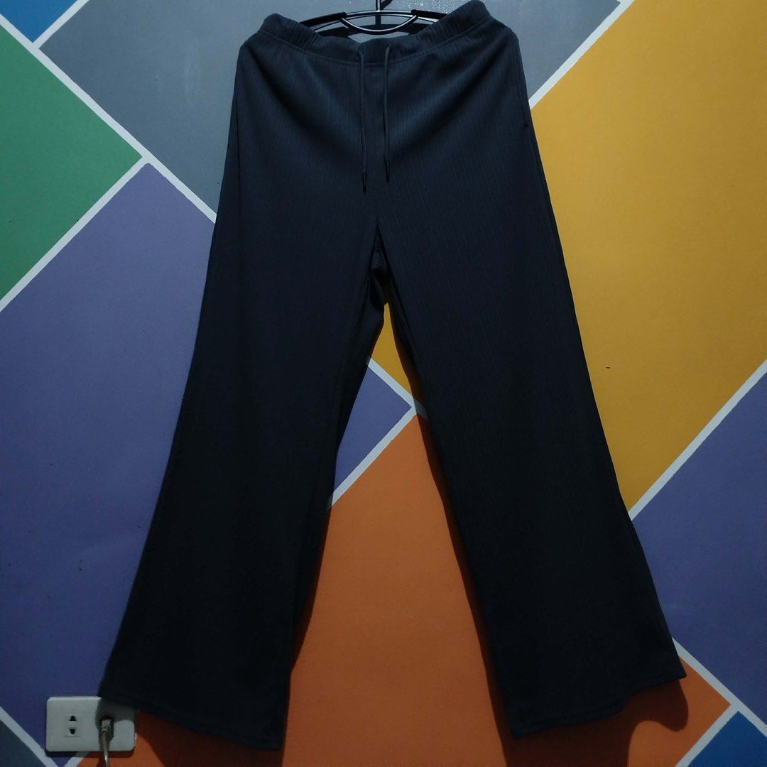 GU by Uniqlo Ribbed Pull On Pants (Category: Other Bottoms) located in Lingayen. Submitted by moreonuniqlo (Listing ID 1464697852, Image 1). Description: GU by Uniqlo Ribbed Pull On Pants Large on Tag Fits up to size 34 Length 38 Good as New No Issue.