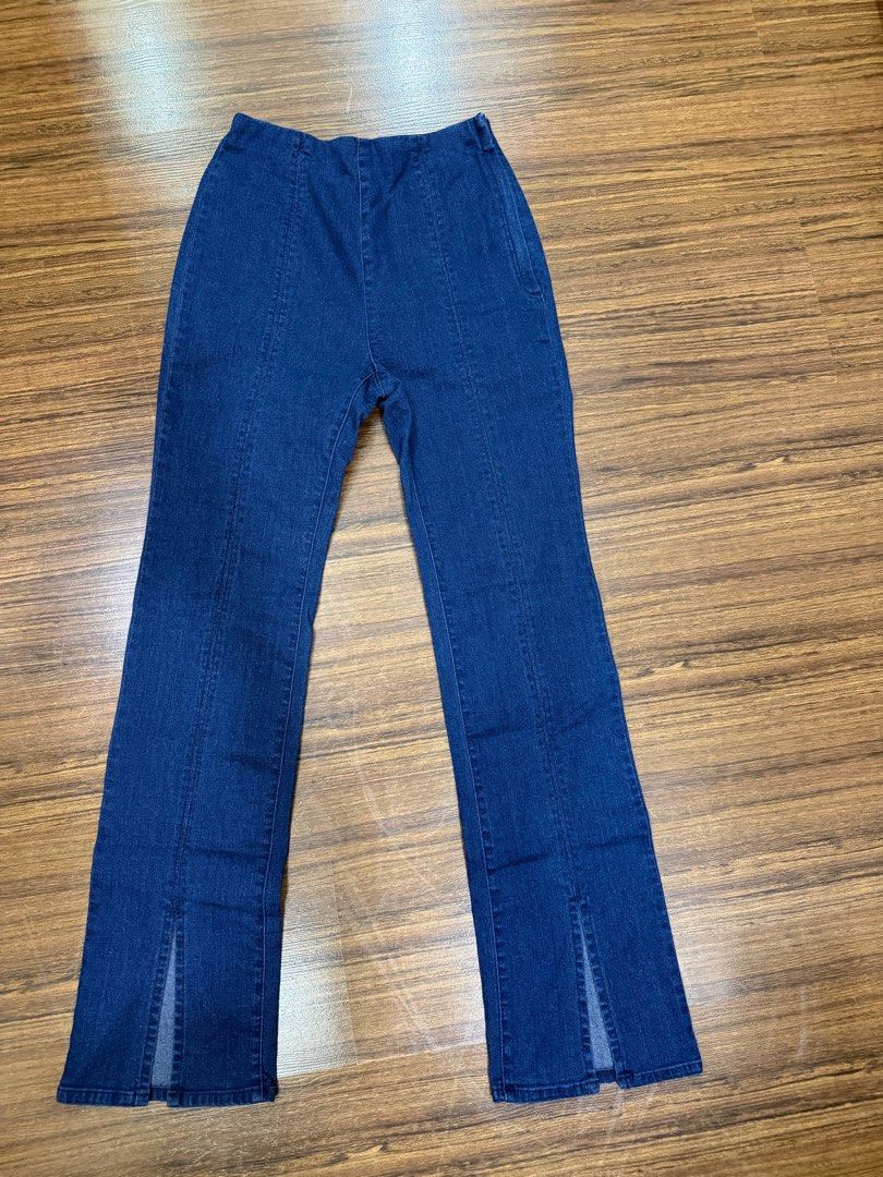 GU Dark Blue Split Hem Denim Pants Size S (Category: Jeans) located in Makati City. Submitted by melaitan (Listing ID 1464699444, Image 1). Description: - Brand: GU - Color: Dark Blue - Size: S (Brand new with tag attached) - Material: 77% cotton, 15% polyester, 7% rayon, 1% polyurethane - Design: Front split hem, visible center seams - Closure: Elastic waistband with side zipper.