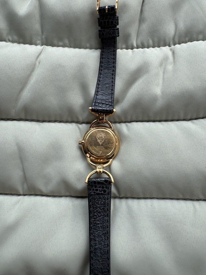 Gucci 6000L (Category: Luxury Watches) located in Macabebe. Submitted by _tiffanylopez (Listing ID 1464588891, Image 3). Description: Gucci 6000L 10/10 orig color GG logo black dial.