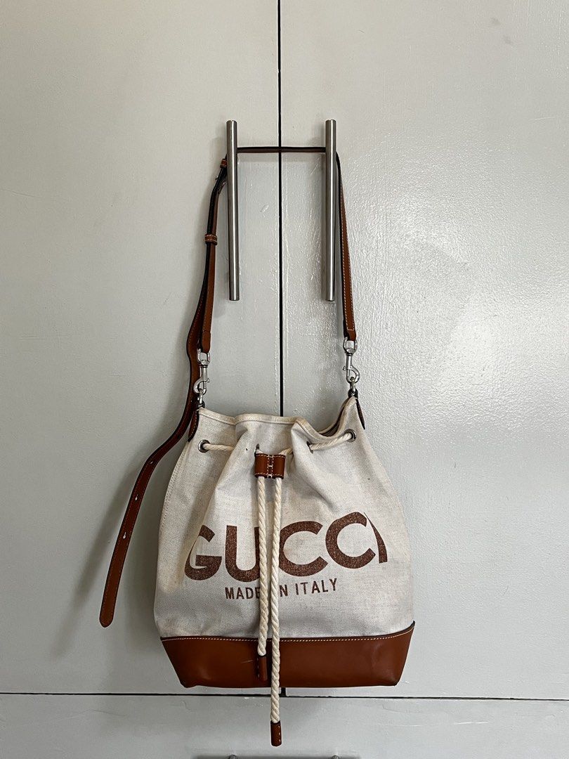 Gucci Bucket bag (Category: Luxury Bags & Wallets) located in Antipolo. Submitted by itsme_ghelsonn (Listing ID 1464610462, Image 1). Description: Need wash.