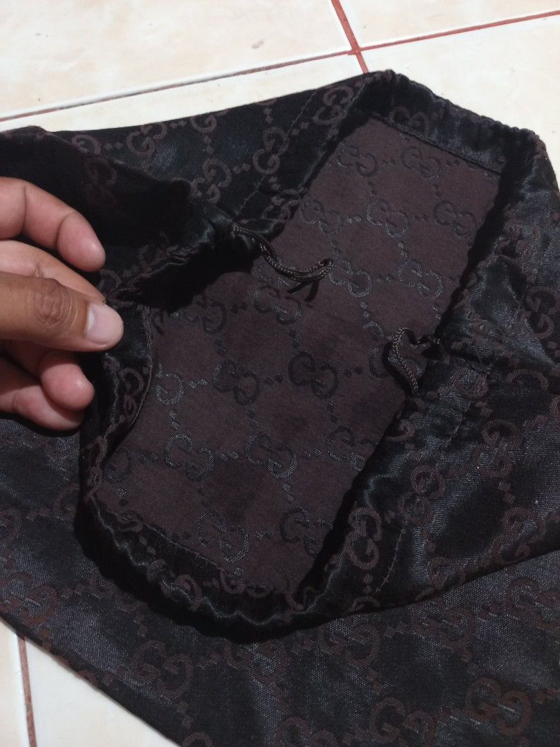 Gucci dust bag (Category: Luxury Bags & Wallets) located in Cavite. Submitted by goodluckythrifty (Listing ID 1464699646, Image 2). Description: .
