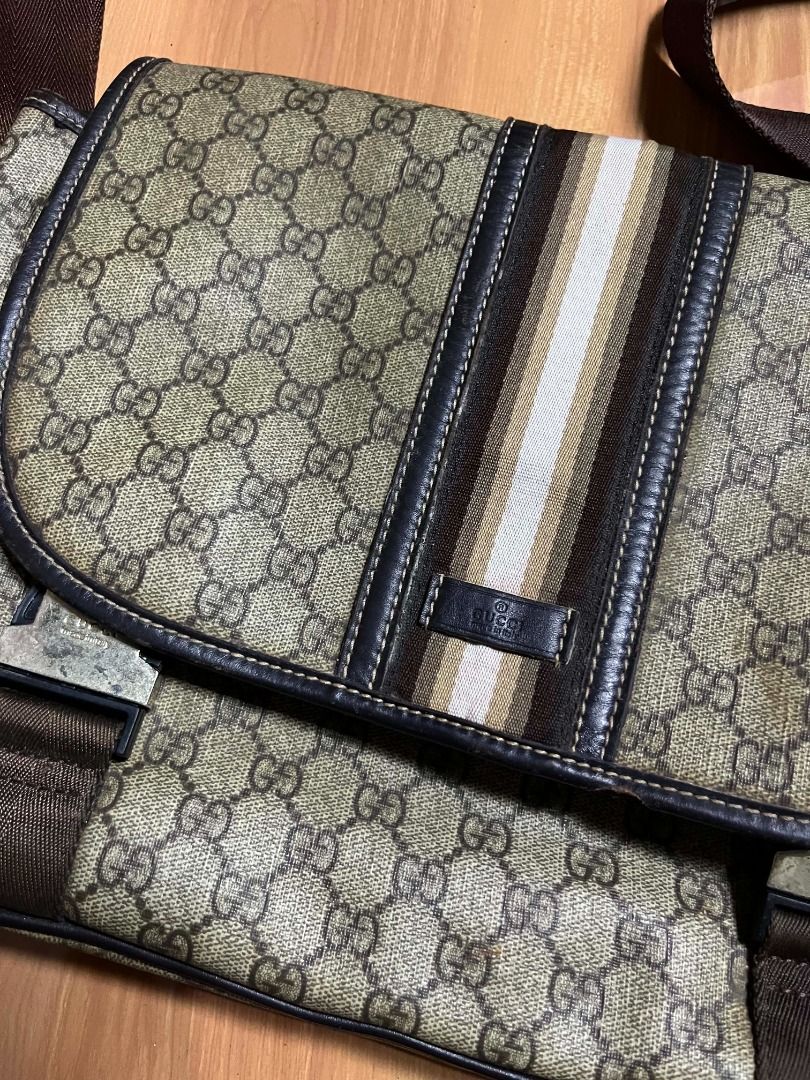 Gucci GG Supreme Messenger Bag (Category: Sling Bags) located in Manila. Submitted by senggggg. (Listing ID 1464704792, Image 3). Description: good condition working zip no issue.