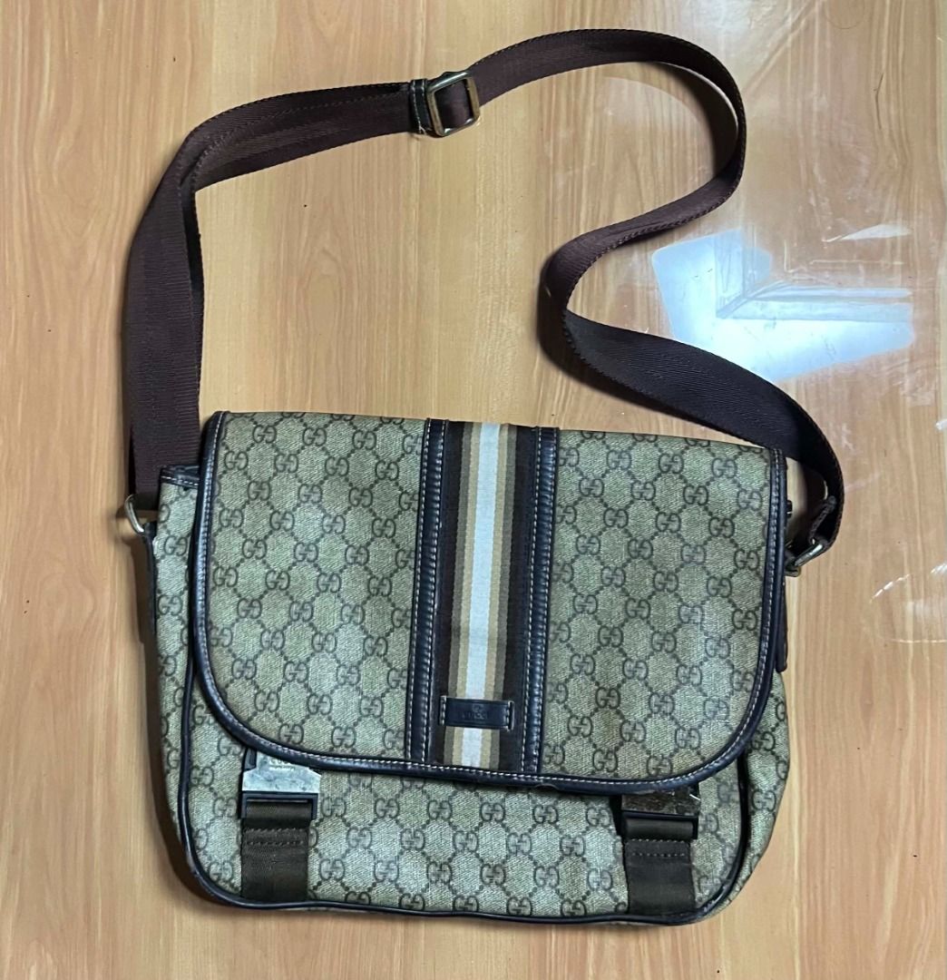 Gucci GG Supreme Messenger Bag (Category: Sling Bags) located in Manila. Submitted by senggggg. (Listing ID 1464704792, Image 1). Description: good condition working zip no issue.