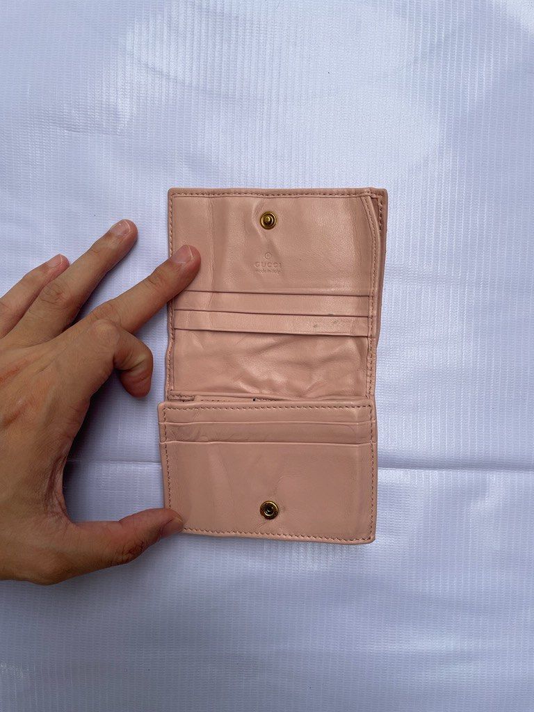 GUCCI Marmont Card Case Wallet (Category: Luxury Bags & Wallets) located in Manila. Submitted by prelovedbyykykyy (Listing ID 1464728434, Image 3). Description: WTS! - Ⓖⓤⓒⓒⓘ Marmont Card Case Wallet Brand New Condition Legit/Authentic Money back guarantee Details: Pink beige matelassé chevron nappa leather Light gold-toned hardware Tonal fabric lining Double G Inside: 5 card slots, open pocket, 1 zipper pocket, 1 bill compartment Snap button clos