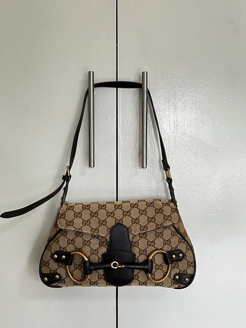 Gucci Shoulder Bag (Category: Shoulder Bags) located in Antipolo. Submitted by itsme_ghelsonn (Listing ID 1464611548, Image 1). Description: Issue in the picture.