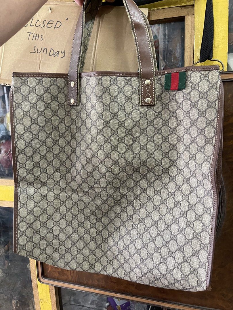gucci tote (Category: Luxury Bags & Wallets) located in Manila. Submitted by edcellchiu02448 (Listing ID 1464681340, Image 3). Description: gucci large tote bag no cracks body / presentable issue corners slight nego.