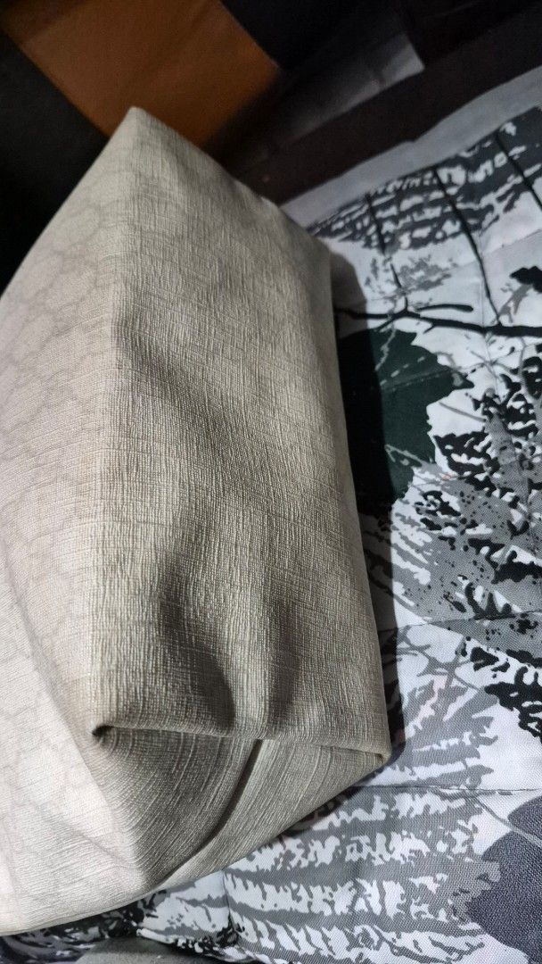 Gucci Tote Bag Cream Monogram Canvas (Category: Luxury Bags & Wallets) located in Baguio. Submitted by jhaz_bags (Listing ID 1464714623, Image 3). Description: no cracks stain fade project bag.
