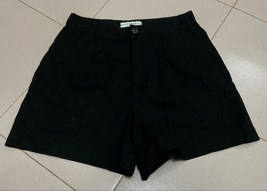 Guess Black Pleated Short (Category: Shorts) located in Tacurong. Submitted by curatedbyrani (Listing ID 1464744536, Image 1). Description: Super Like New Size: 26-28 Length: 15inches Black color.