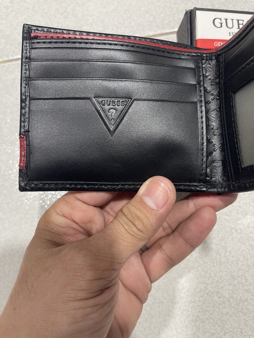 Guess Wallet (Category: Wallets & Card Holders) located in Mandaue City. Submitted by MJ_80 (Listing ID 1464624449, Image 3). Description: .