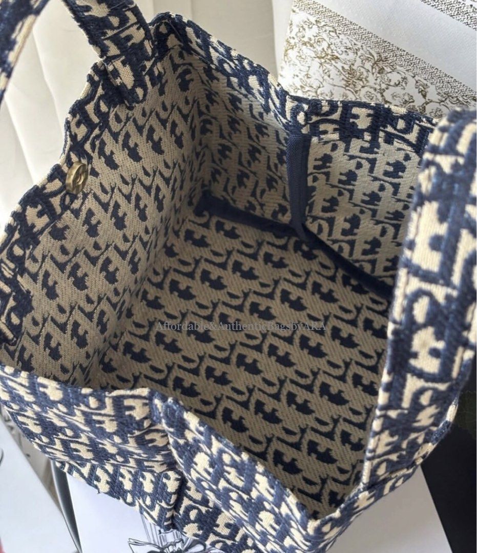 GWP DIOR OBLIQUE JACQUARED TOTE BAG BLUE (Category: Tote Bags) located in Daet. Submitted by ecassenluxuries (Listing ID 1464765055, Image 3). Description: 📌 FIXED PRICE ALREADY ✅ All items are guaranteed 💯% AUTHENTIC GWP ITEM ▫️Iconic blue and beige Dior Oblique jacquard canvas ▫️Trendy structured vertical silhouette ▫️Comfortable dual top handles for easy carrying ▫️Spacious open-top interior for all your daily essentials ▫️Durable fabric wit