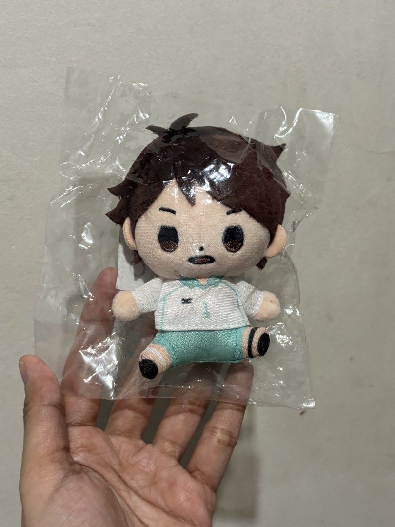 haikyuu oikawa tooru mochibi plush (Category: Plushies & Soft Toys) located in Pasay City. Submitted by danicaliforniaaa (Listing ID 1464736905, Image 1). Description: 8cm.