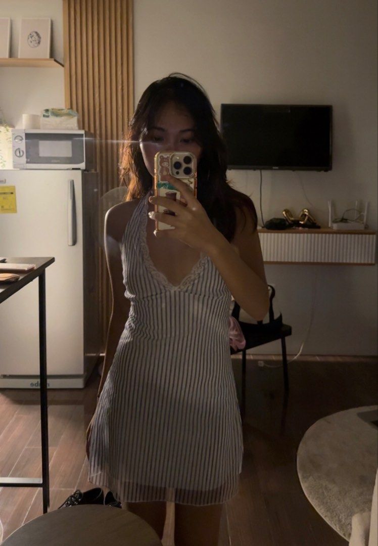 Halter Tie Striped Mini Dresss (Category: Dresses) located in Manila. Submitted by xstrawberri (Listing ID 1464663442, Image 2). Description: - XS-S - dm for more pics ehehwghehfhwif - Price is negotiable + discount if purchasing multiple items :).