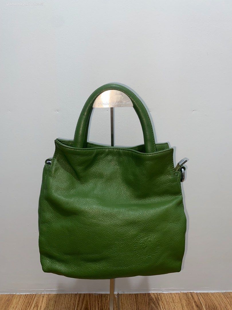 Hand Bag (Category: Shoulder Bags) located in Davao. Submitted by ccfinds_ph (Listing ID 1464688190, Image 1). Description: * Condition: Lightly handled everyday synthetic/leather-look structure.