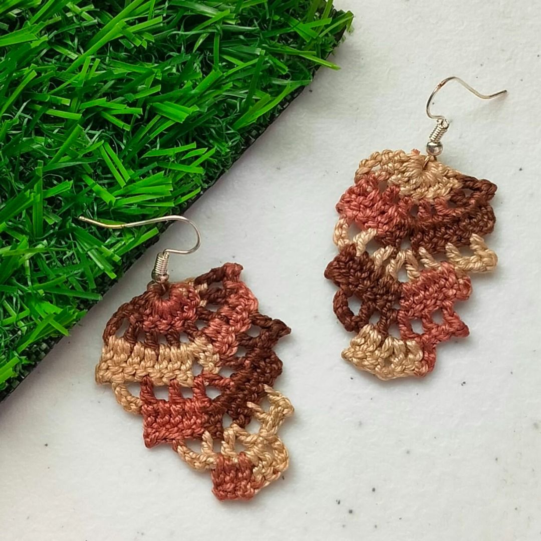 Handmade Crochet Leaf Earrings (Category: Earrings) located in Calamba. Submitted by kedinizin_ip (Listing ID 1464595329, Image 1). Description: - Cute handmade crochet earrings - Shaped like leaves - Available colors: earthy tones, red, vibrant green - Lightweight and comfortable to wear - Adds a pop of color to any outfit - Perfect for casual wear or as a unique gift - What you see is what you get.