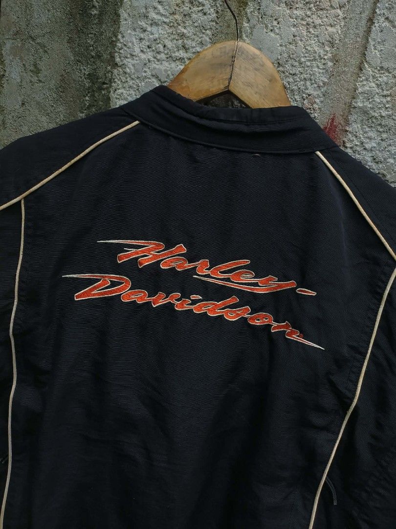 Harley Davidson Riding jacket (Category: Coats, Jackets and Outerwear) located in Manila. Submitted by norathrifted (Listing ID 1464768632, Image 3). Description: Harley Davidson Riding jacket Size: Large W-22 L-26 excellent condition.