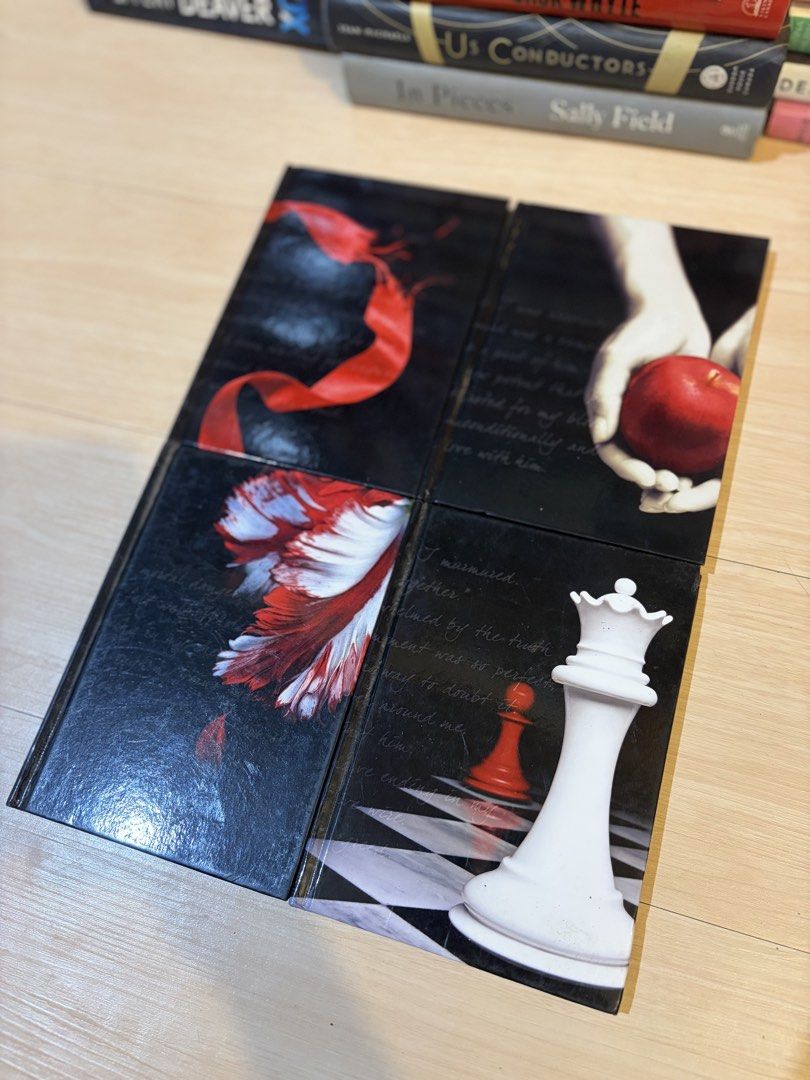HB Twilight Saga Journal Set New Moon Eclipse Breaking Dawn (Category: Storybooks) located in Calamba. Submitted by ealectrice27 (Listing ID 1464753053, Image 1). Description: Mode of Payment: Gcash, PNB, Maribank Mode of Delivery: Jnt, Lbc, Lalamove Meet up/Pick up: Anywhere around Calamba .