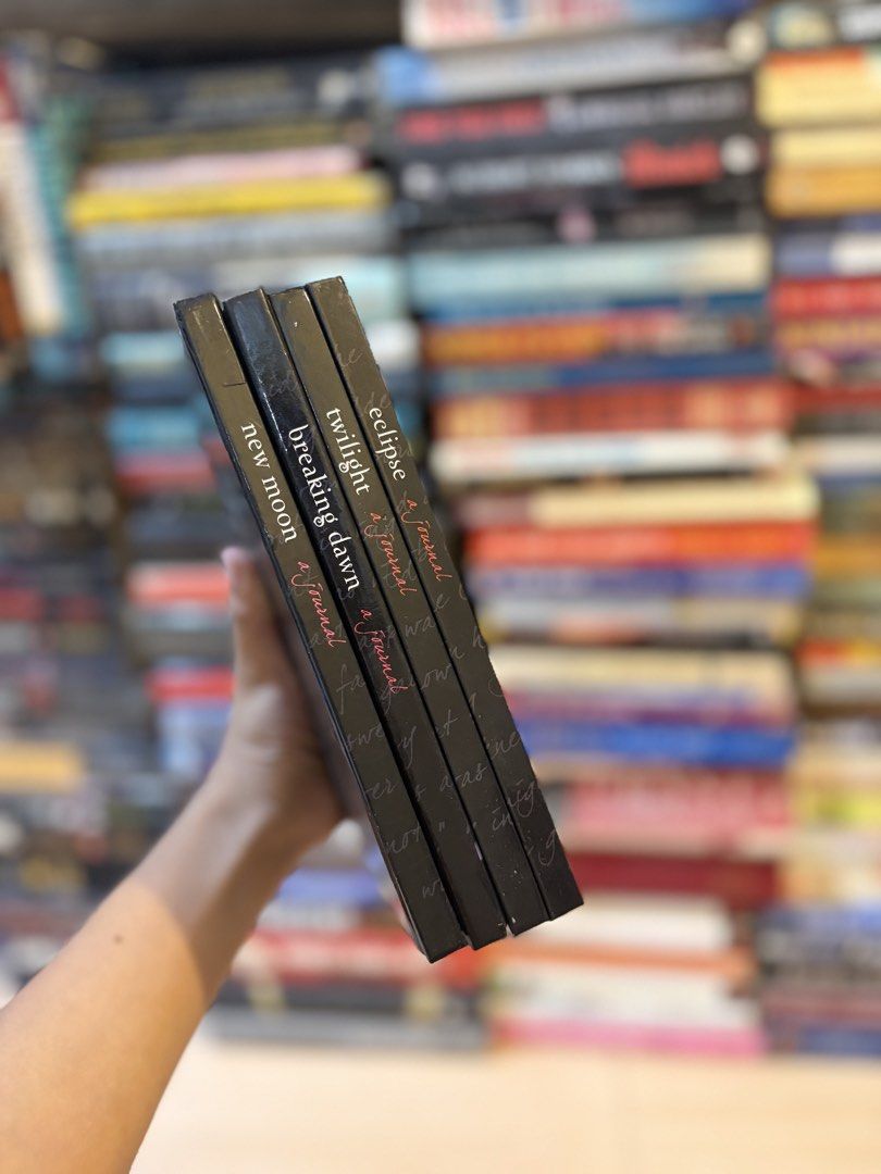 HB Twilight Saga Journal Set New Moon Eclipse Breaking Dawn (Category: Storybooks) located in Calamba. Submitted by ealectrice27 (Listing ID 1464753053, Image 2). Description: Mode of Payment: Gcash, PNB, Maribank Mode of Delivery: Jnt, Lbc, Lalamove Meet up/Pick up: Anywhere around Calamba .