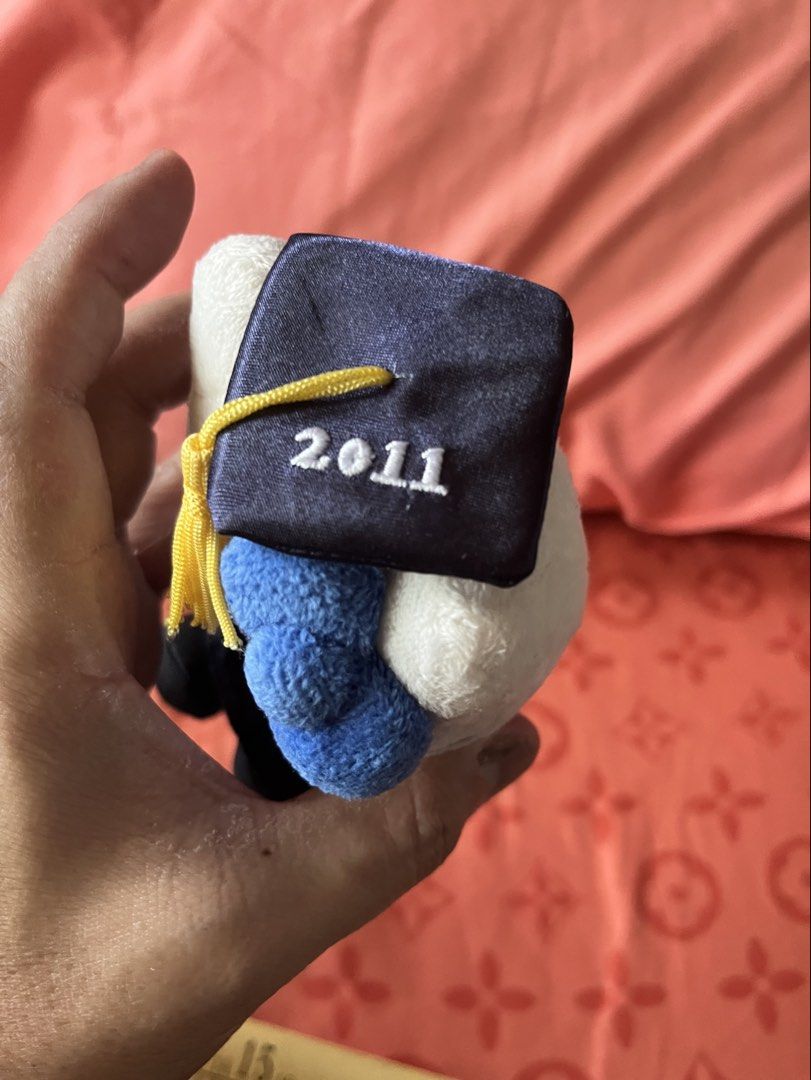 Hello kitty 2011 graduation plush (Category: Plushies & Soft Toys) located in Paranaque City. Submitted by bonsaiart (Listing ID 1464588981, Image 3). Description: Pre owned Good condition 850+sf Payment via gcash or paymaya Shipping via j&t.