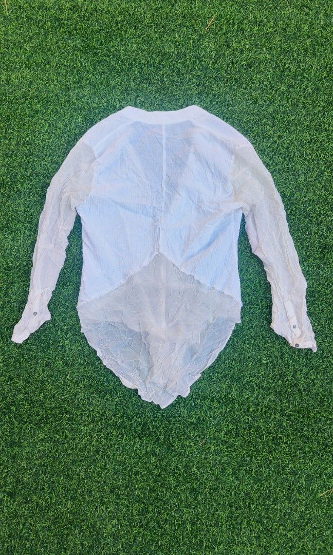 Helmut lang (Category: Luxury Apparel) located in Manila. Submitted by mackussil (Listing ID 1464732982, Image 2). Description: Helmut lang long sleeve size Small no issue complete tags authentic.