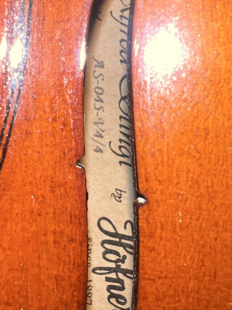Höfner AS-045-V4/4 Violin with Bow and Case (Category: Musical Instruments) located in Pasig City. Submitted by yonghan0613 (Listing ID 1464628704, Image 2). Description: - body length: 35 cm - scale length: 27 cm.