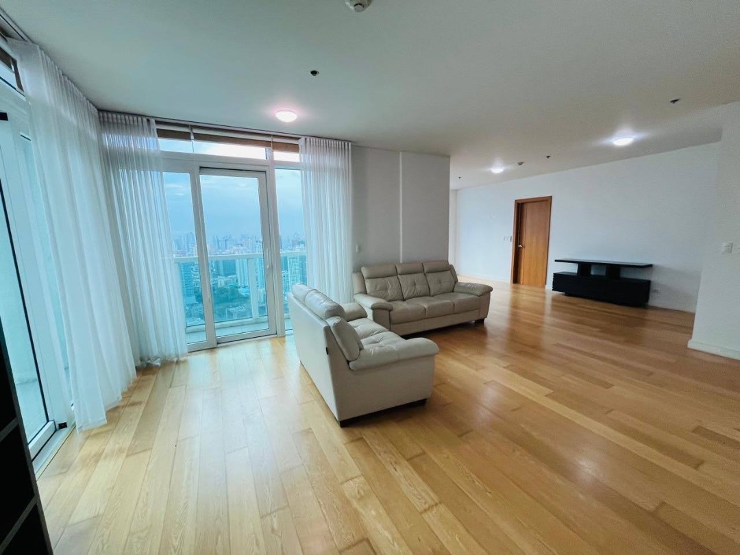 (Category: ) located in . Submitted by phil_real_estate (Listing ID 1464740188, Image 1). Description: .