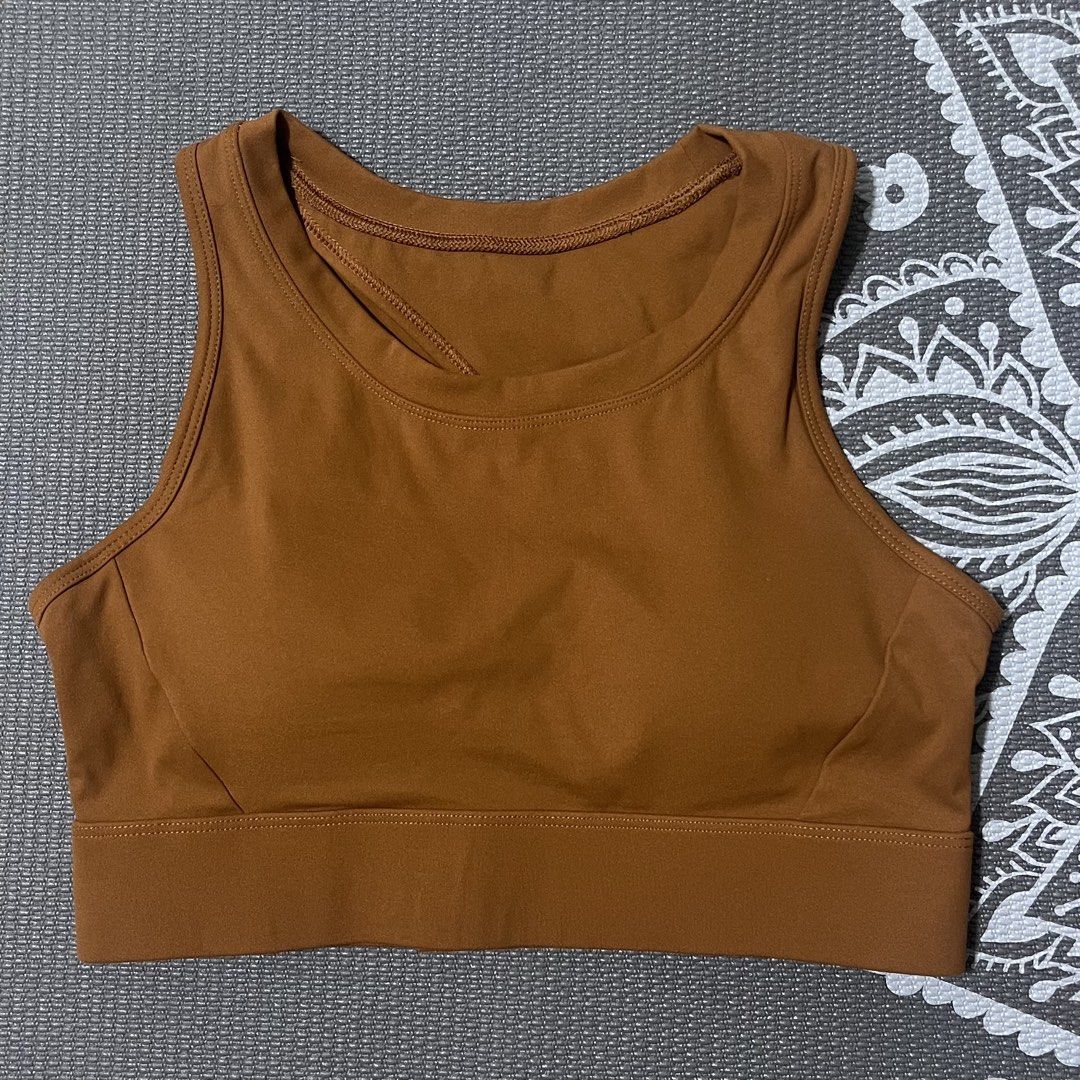 High Neck Sports Bra (Medium) (Category: Activewear) located in Manila. Submitted by dayclutter (Listing ID 1464722892, Image 1). Description: bust: 26”stretch to 32” padded good as new.