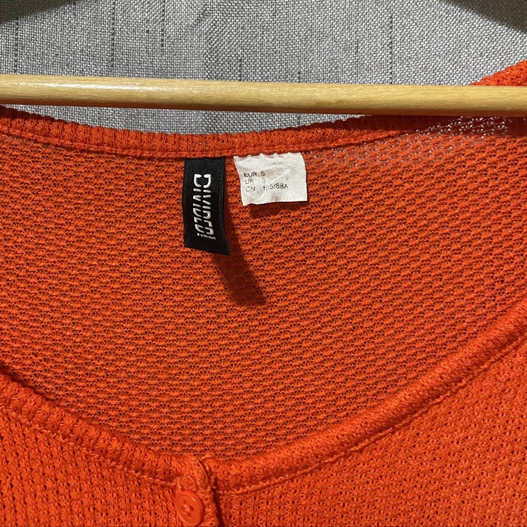 H&M Burnt Orange (Category: Others Tops) located in Davao. Submitted by threadellebyhazel_davao (Listing ID 1464756475, Image 2). Description: Perfect for beach top as well Used once Details: 🌸 No when worn 🌸 Davao City 🌸 Shipping only - buyer will cater the shipping fee 🌸 Gcash-Maya-Bank transfer only.