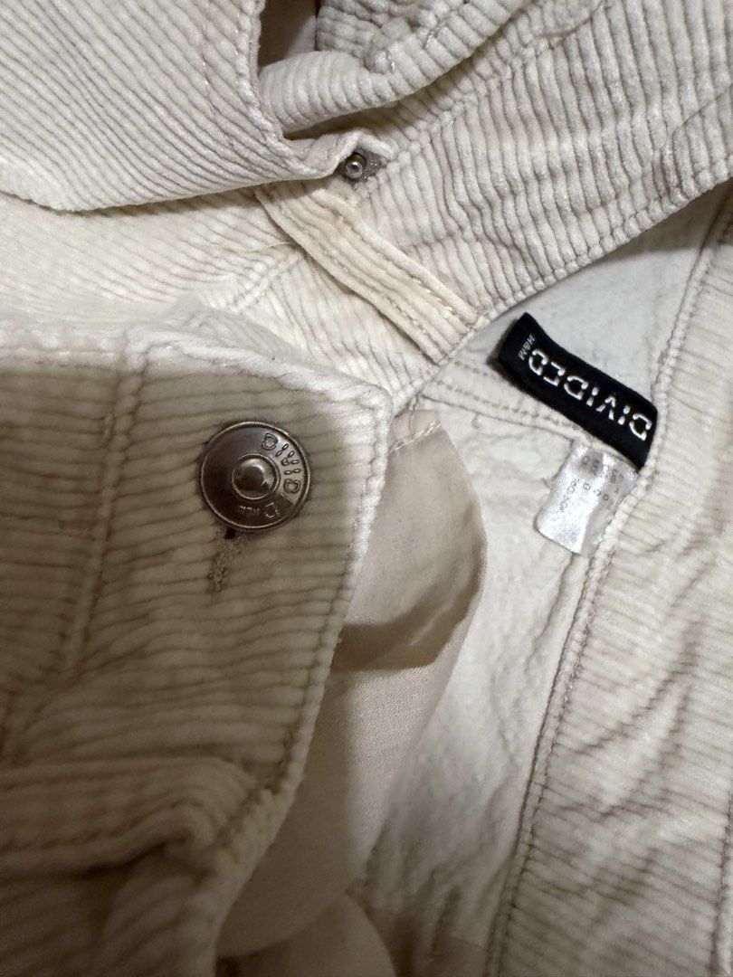 H&M corduroy cream jeans (Category: Jeans) located in Marikina City. Submitted by mifthrifs (Listing ID 1464648002, Image 3). Description: - rfs: decluttering - mop: gcash or gotyme - mod: lalamove / j&t 📍marikina, lower antipolo proceeds will go to feeding stray cats and dogs ü! .