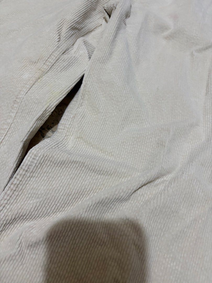 H&M corduroy cream jeans (Category: Jeans) located in Marikina City. Submitted by mifthrifs (Listing ID 1464648002, Image 2). Description: - rfs: decluttering - mop: gcash or gotyme - mod: lalamove / j&t 📍marikina, lower antipolo proceeds will go to feeding stray cats and dogs ü! .