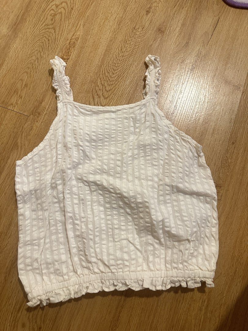 [H&M] crinkled tank top (Category: Sleeveless) located in Cainta. Submitted by m4tchyyy (Listing ID 1464656447, Image 2). Description: bought from h&m kids, best fits xs 🍀 mode of payment: gcash or bdo 🍀 mode of delivery: j&t express, ggx, or same day delivery within metro manila feel free to inquire! 🩷.