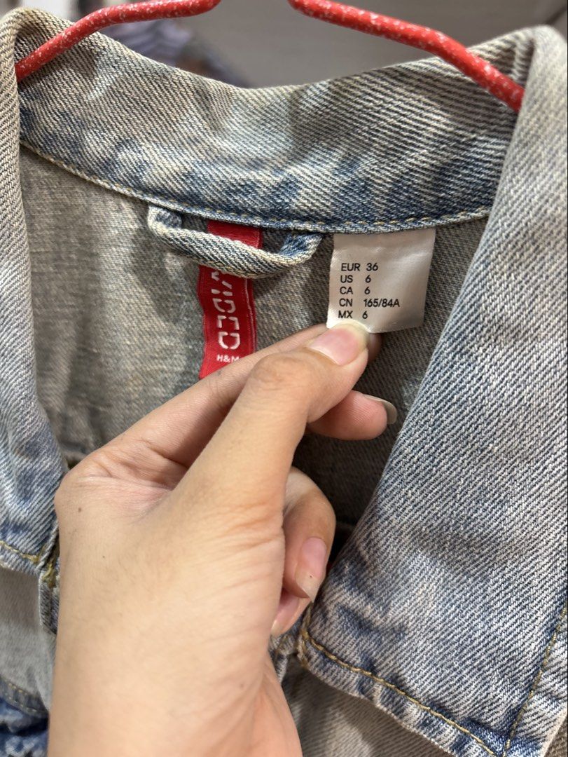 H&M Denim Vest (Category: Others Tops) located in Quezon City. Submitted by den.declutters (Listing ID 1464646108, Image 2). Description: .