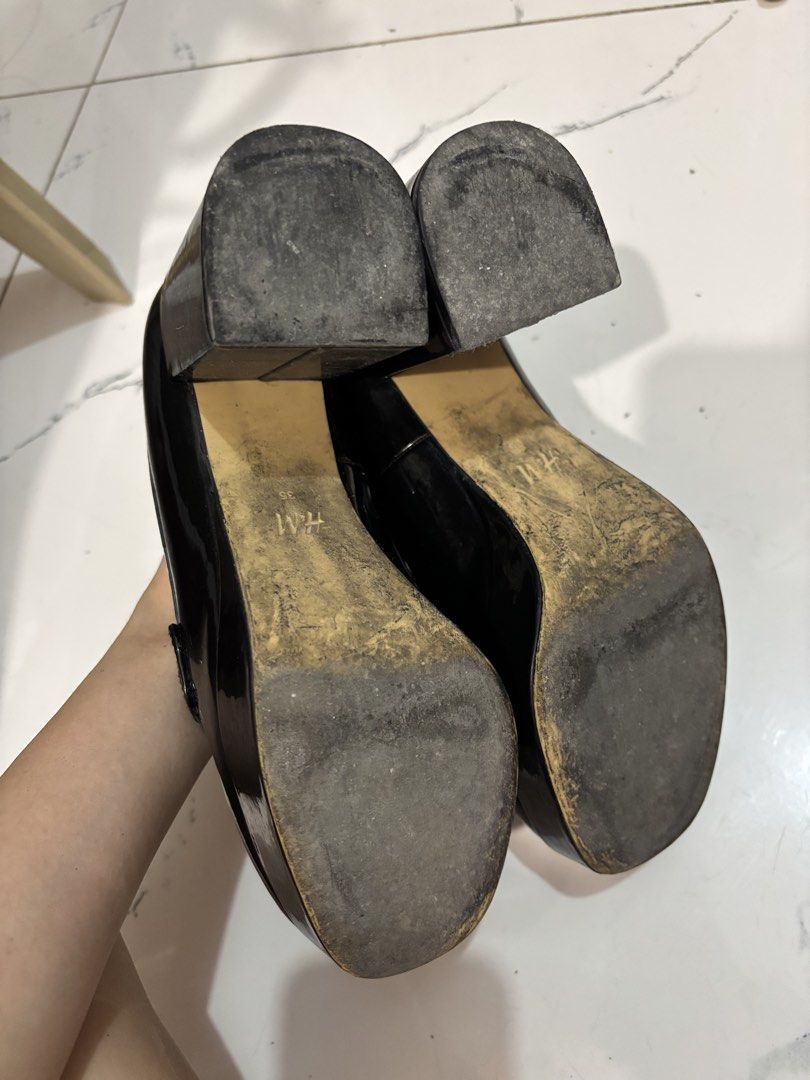 H&M Heeled Loafers (Category: Heels) located in Quezon City. Submitted by den.declutters (Listing ID 1464580160, Image 2). Description: .