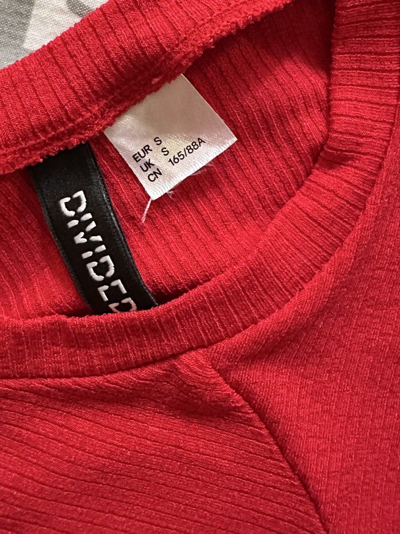 H&M Red Top (Category: Blouses) located in Paranaque City. Submitted by preloveeed890 (Listing ID 1464672580, Image 2). Description: used once .