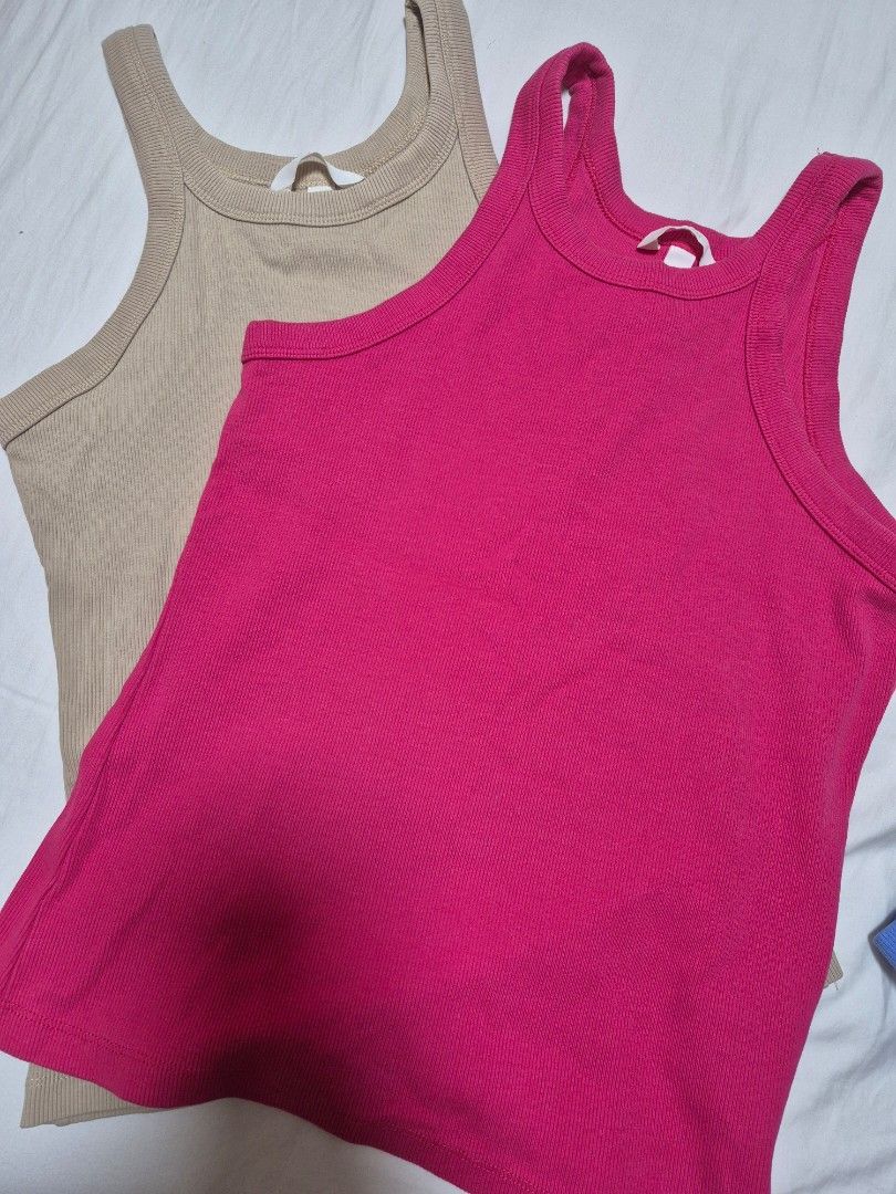 H&M Ribbed Tank Tops (Size M) (Category: Sleeveless) located in Santo Tomas. Submitted by bellaswann18 (Listing ID 1464605652, Image 1). Description: free yung blue if want since may stain sya bough at HM festival mall.