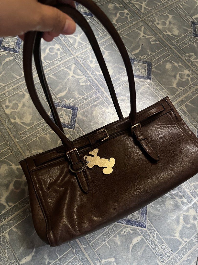 H&M Tote Bag (Category: Tote Bags) located in Paranaque City. Submitted by thriftedtreasure2026 (Listing ID 1464718211, Image 1). Description: .