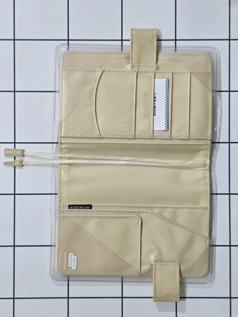 Hobonichi Techo A6 Planner Cover with COC (Category: Stationery & School Supplies) located in San Juan City. Submitted by mxaoyxnoe (Listing ID 1464733122, Image 3). Description: Selling as set: - Hobonichi Techo A6 Cover in Butterscotch - Hobonichi Techo A6 COC Beautiful Seasons by Akiomi Iyo No stains. No issues. Buyer shoulders shipping fee..