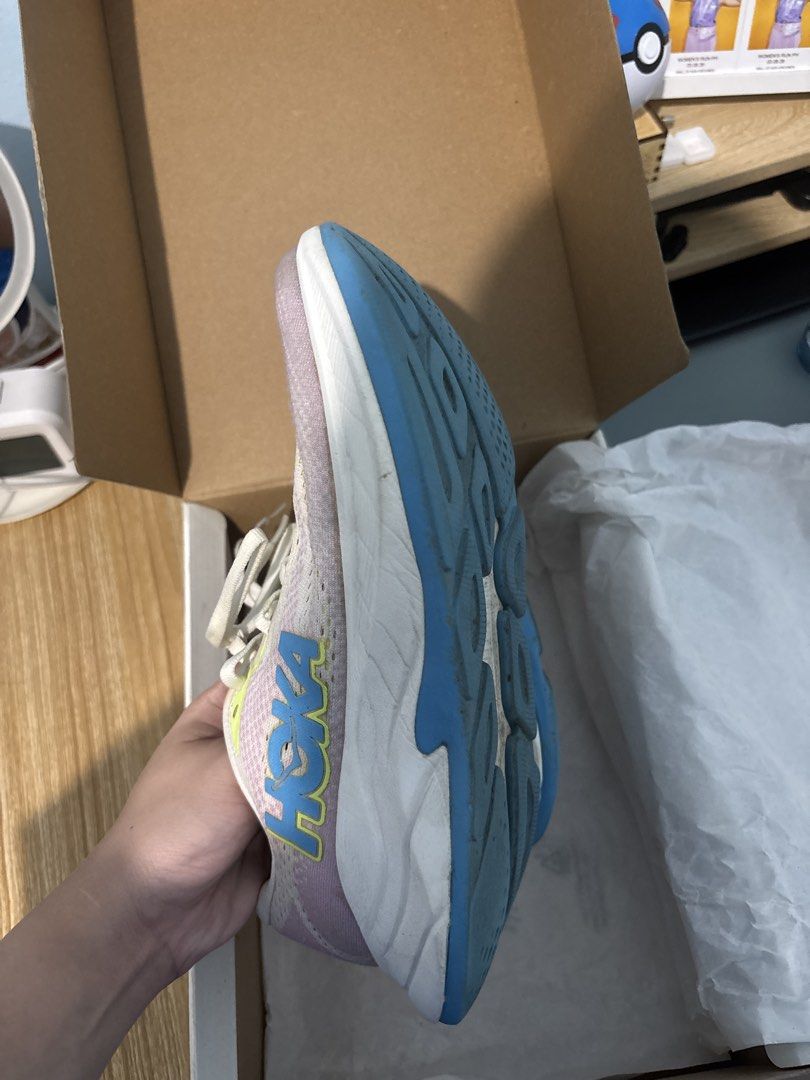 HOKA Rincon 4 (Category: Shoe inserts) located in Manila. Submitted by maaajesstic (Listing ID 1464595602, Image 3). Description: Selling my HOKA Rincon 4. Good for easy runs. US8 W Just needs cleaning. .