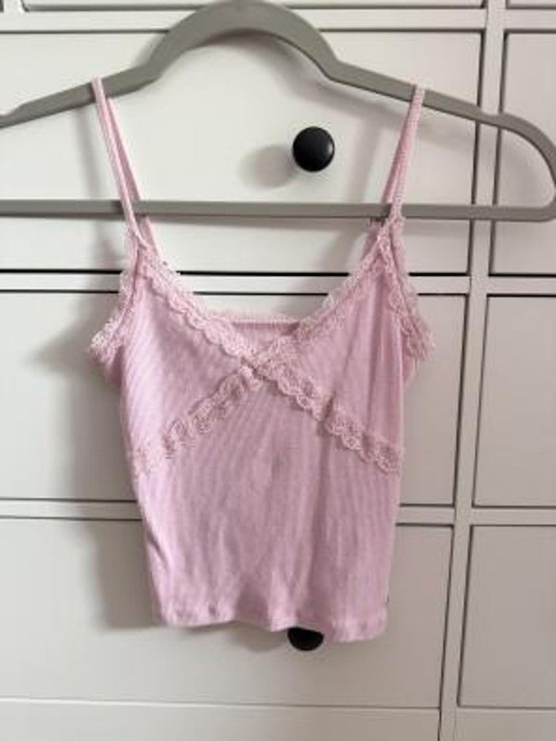 HOLLISTER (Category: Others Tops) located in Manila. Submitted by icamalicdem29 (Listing ID 1464607489, Image 2). Description: .