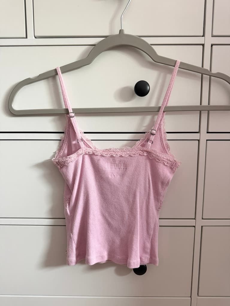 HOLLISTER (Category: Others Tops) located in Manila. Submitted by icamalicdem29 (Listing ID 1464607489, Image 3). Description: .