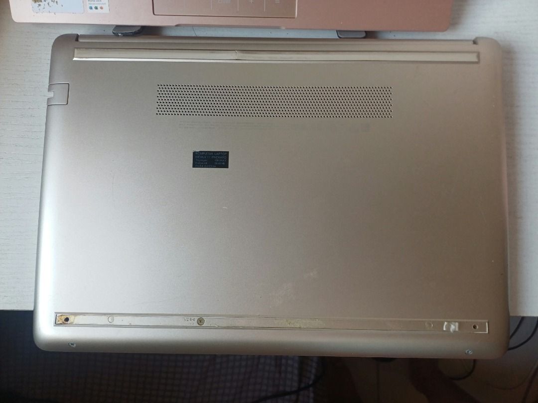 HP Laptop 14-inch Intel Celeron Windows 10 (Category: Laptops & Notebooks) located in Manila. Submitted by thesunissetting (Listing ID 1464646149, Image 2). Description: HP Notebook 14-CK0127TU 14-inch HD Intel Celeron N4000 Used for five years, still working but slow/for parts Windows 10 with charger (optional) gray laptop bag.