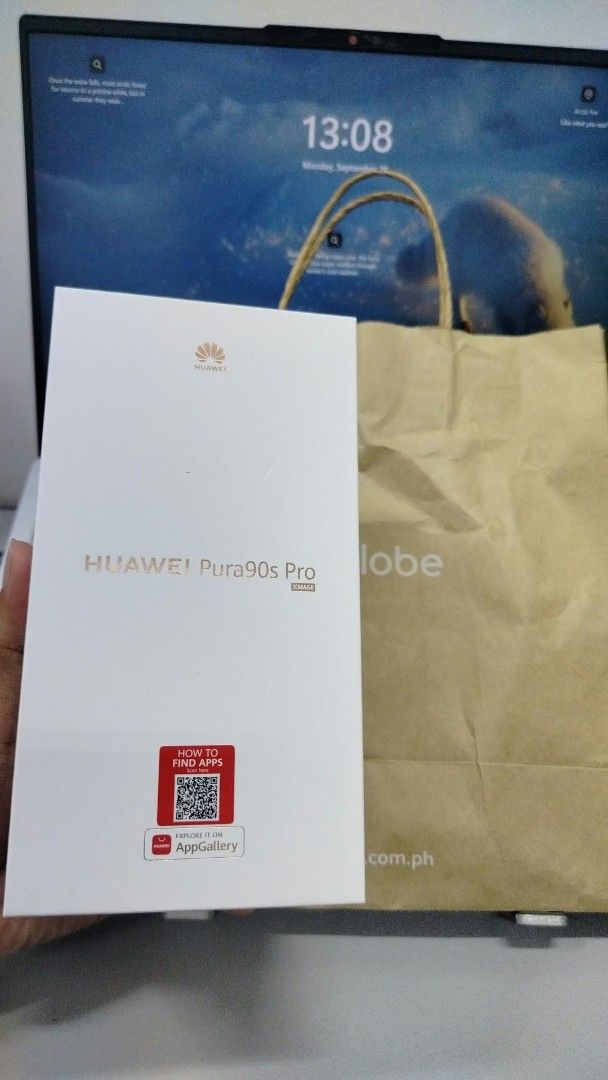 Huawei Pura90 Pro & Honor X6e (Category: Huawei) located in Paranaque City. Submitted by zhensai (Listing ID 1464632132, Image 1). Description: - Huawei Pura90s Pro (Brand New) - Honor X6e (Brand New) - Color: White - Sleek design with dual rear cameras on Honor X6e - Open Line, Na open lang sealed kahapon na exite lang tignan. with receipt..