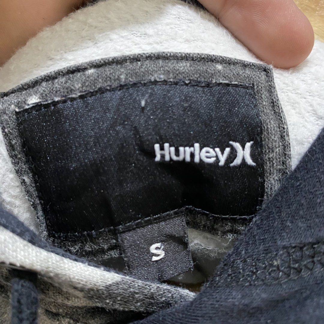 Hurley (Category: Coats, Jackets and Outerwear) located in Manila. Submitted by saint.m (Listing ID 1464646885, Image 3). Description: Length:26.5 Width:20.5.